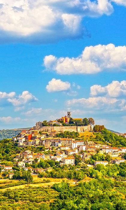 15 MOST Spectacular Hilltop Towns